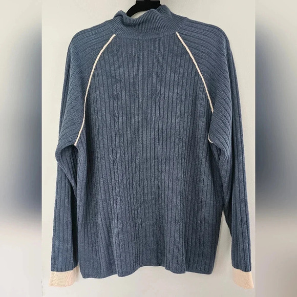HUGO BOSS  70% Virgin Wool Made in Italy Turtleneck Golf  Sweater | Size… - Picture 8 of 9